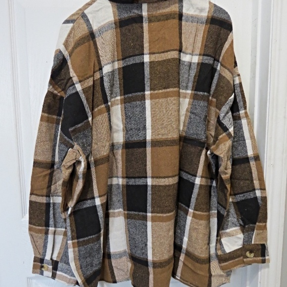 NWT IN'VOLAND  Plus Size Flannel Plaid Shacket Button Down Long Sleeve sz.24 - Picture 3 of 5